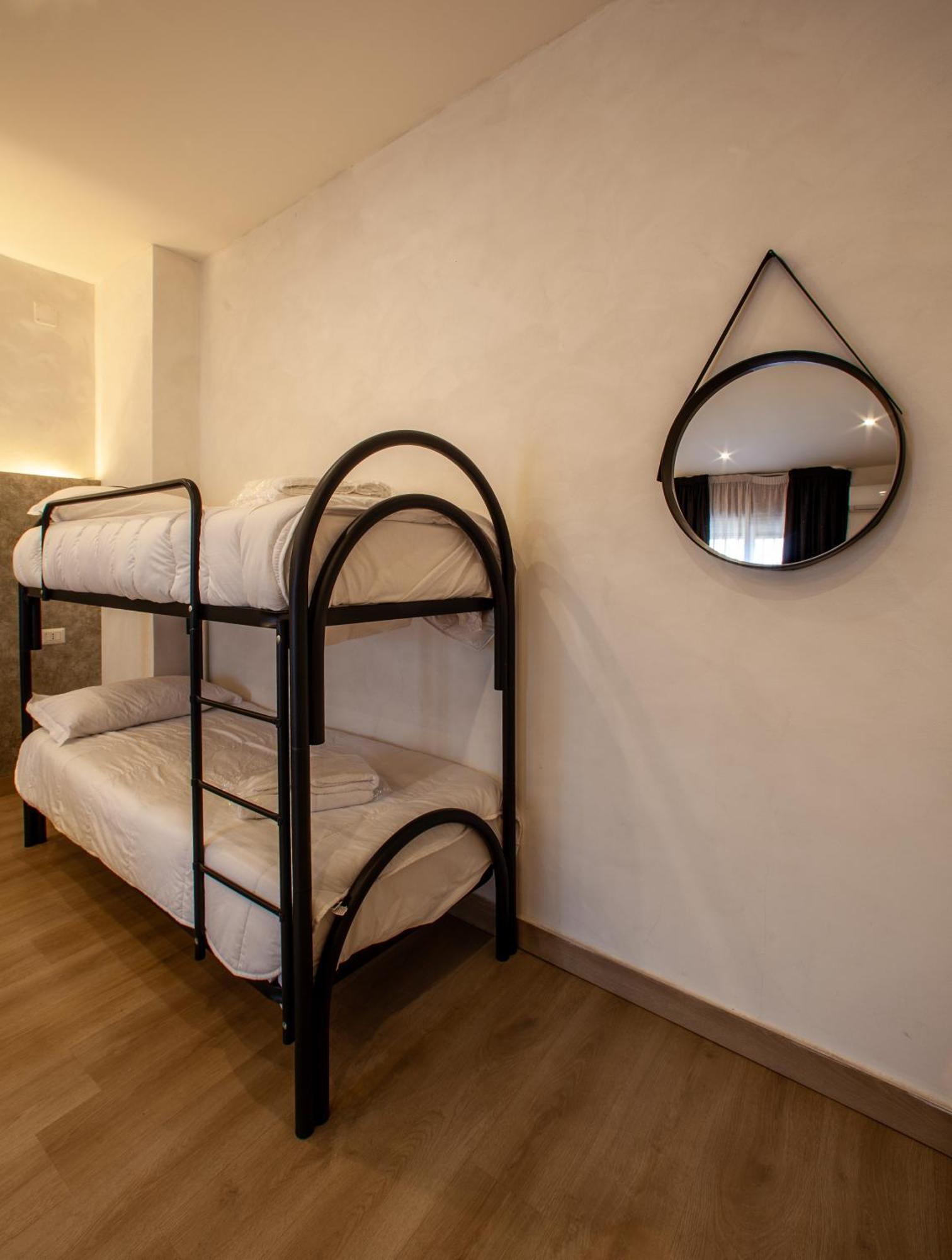 Easy Boarding Hotel Napoli Eksteriør billede