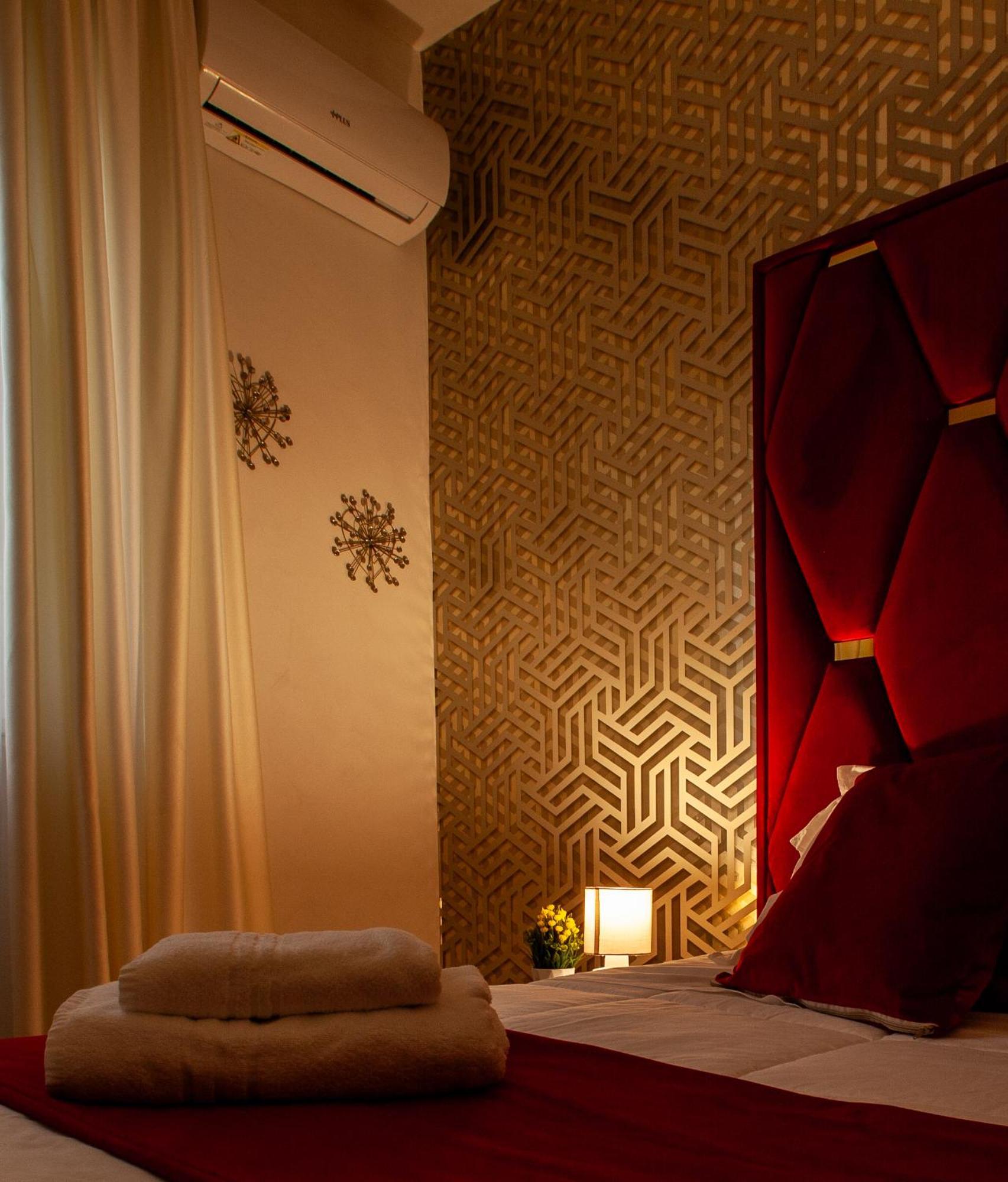 Easy Boarding Hotel Napoli Eksteriør billede