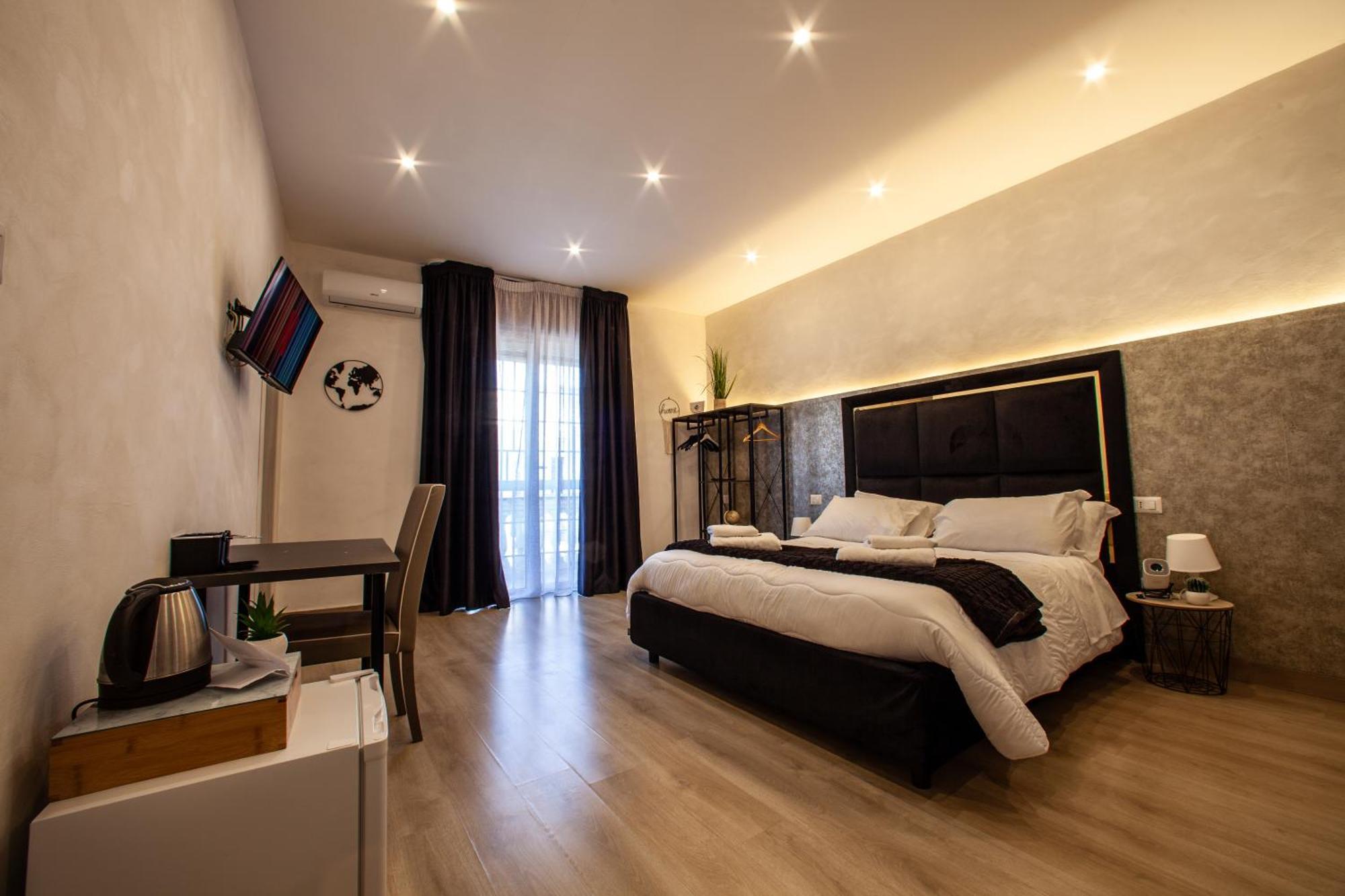Easy Boarding Hotel Napoli Eksteriør billede
